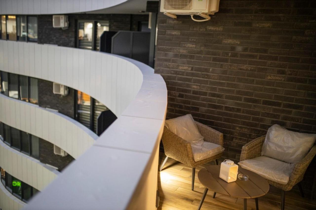 Pupin Palace Apartments Novi Sad Bagian luar foto